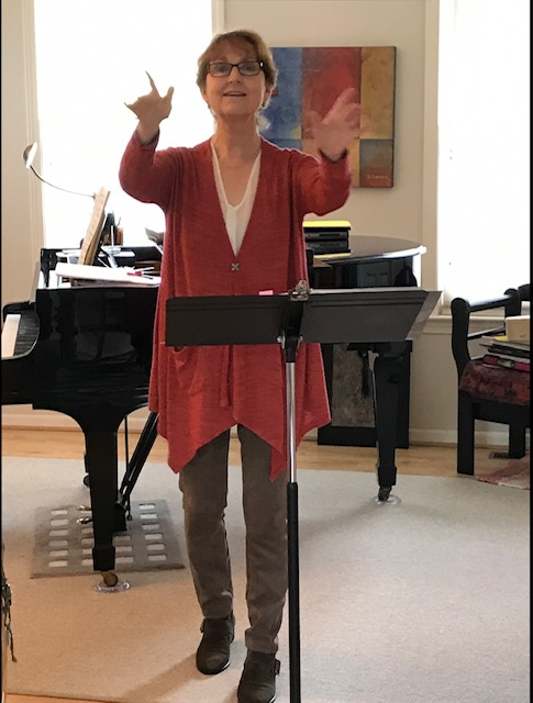 Bettina conducts
