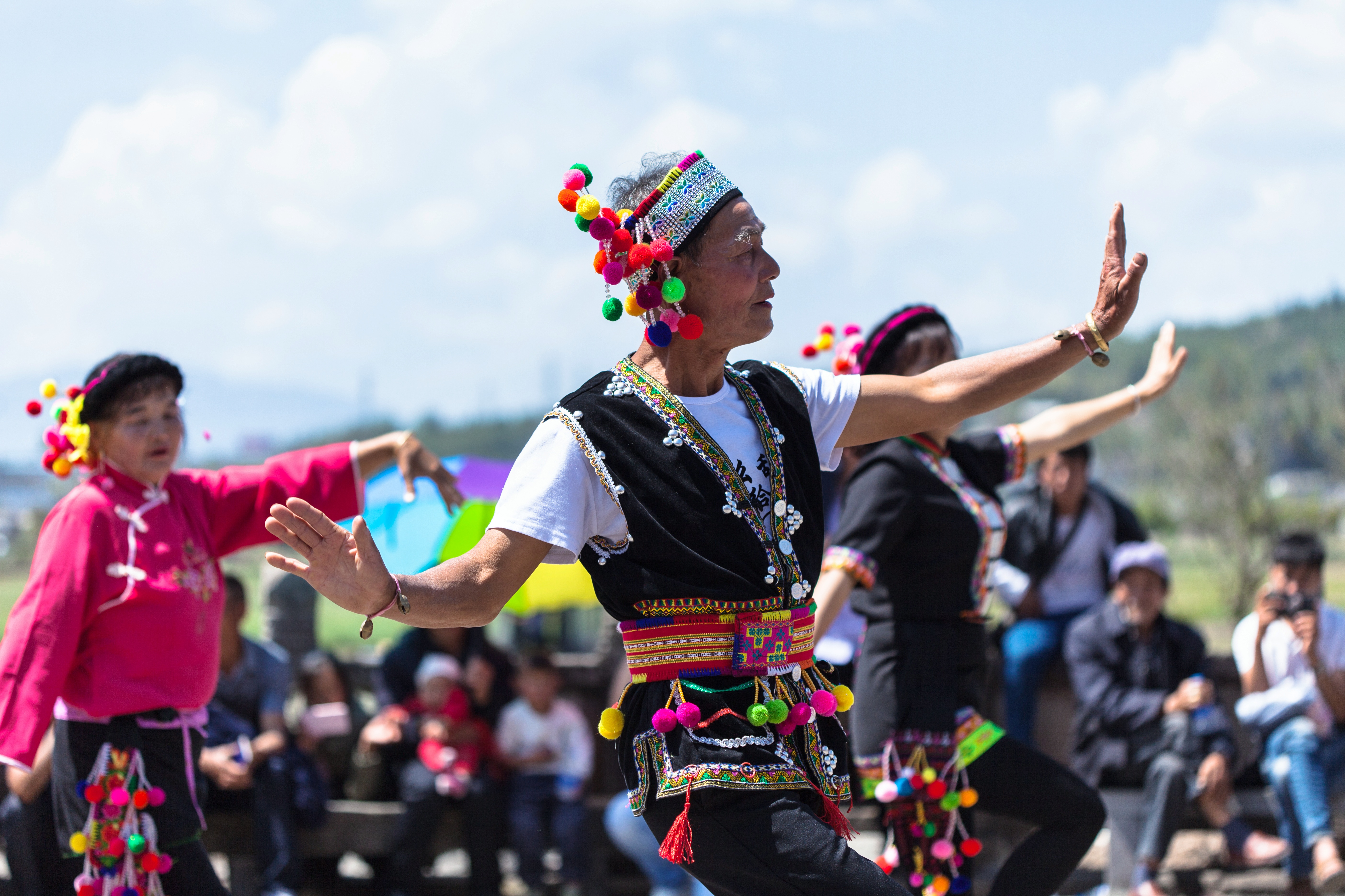 People dancing People dancing
