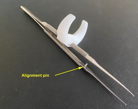Surgical wings can be used as a single “Thumb” unit attachment on the forceps with an alignment pin Surgical wings ergonomic attachment for surgical forceps can be used as just a single attachment on the forceps with an alignment pin to decrease hand discomfort and fatigue